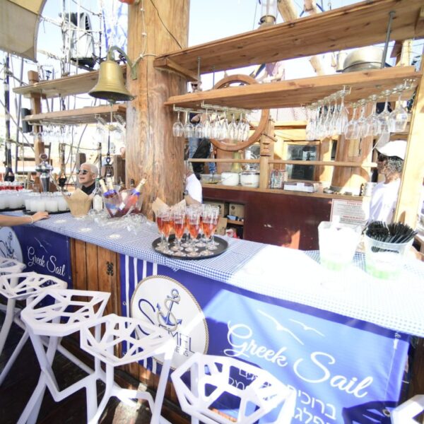 שובר הנחה - יאכטה בסגנון פיראטי באילת