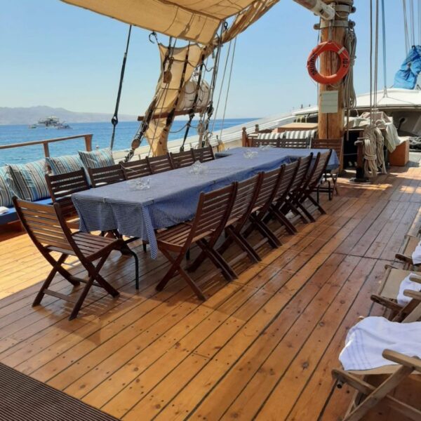 שובר הנחה - יאכטה בסגנון פיראטי באילת