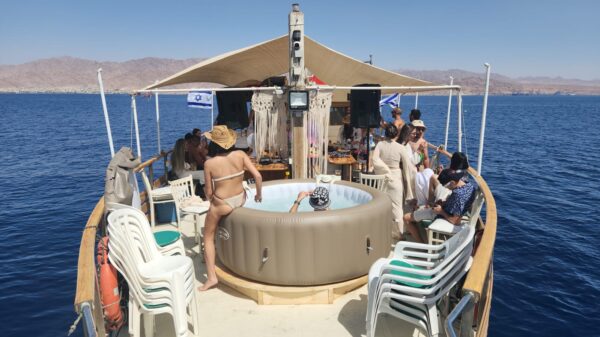 WhatsApp Image 2025-04-01 at 13.08.44 (2) שובר הנחה - השכרת יאכטה פרטית באילת