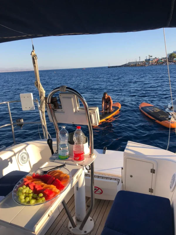 יאכטת מפרש לקבוצות (10 אנשים)