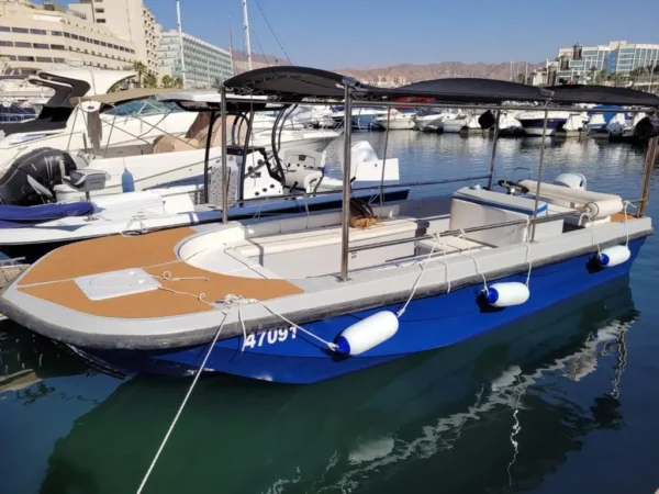 השכרת סירה מהירה לבעלי רישיון שייט