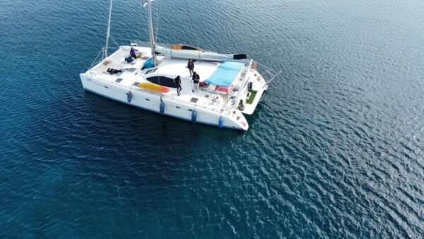 שובר הנחה: שייט VIP ביאכטת קטמרן באילת