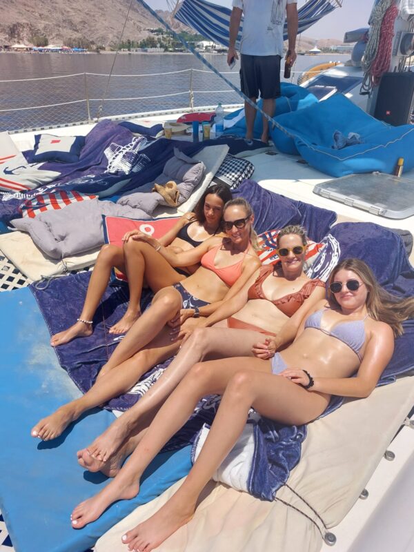 שובר הנחה: שייט VIP ביאכטת קטמרן באילת